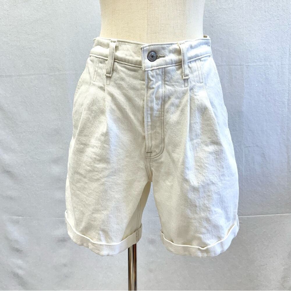 Abercrombie & Fitch The Pleated Short Ultra High Rise bone denim shorts size 6